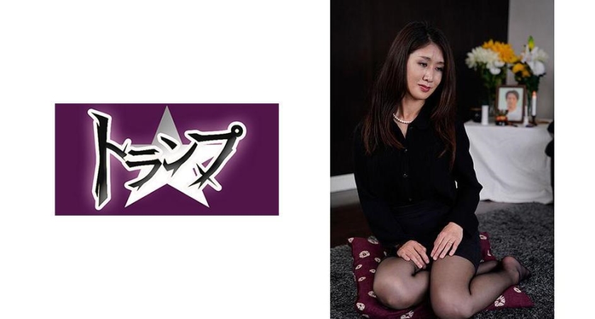 《超强摄 像头秘 破解》乡镇民宅针孔入侵真实偸拍多个家庭男女私密生活曝光秘 超多亮点秘 特别羡慕光头眼镜哥的鸡巴又粗又长的