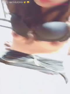 苗条白嫩无毛网红妹子粉丝群送福利家中脱光练起裸体瑜伽大长腿鲍鱼诱人不知被开过苞没[09:58]