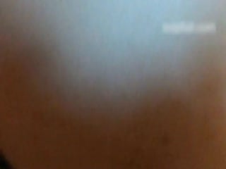 [亞洲無碼] 【77】 【极限露出母狗】，狂喷水似高压枪喷出2米，喷水女王【AsiaLynn】最新男厕洗手盆狂喷(5V)