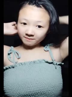 女友翘臀后入调教挑战 从害羞到主动摇臀求操 她的呻吟声充满了淫荡 每一次后入都让她沉沦 A片