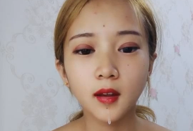 焦点传媒 JDSY238 父女乱伦吧单亲女儿用肉体安慰爸爸 小桃子