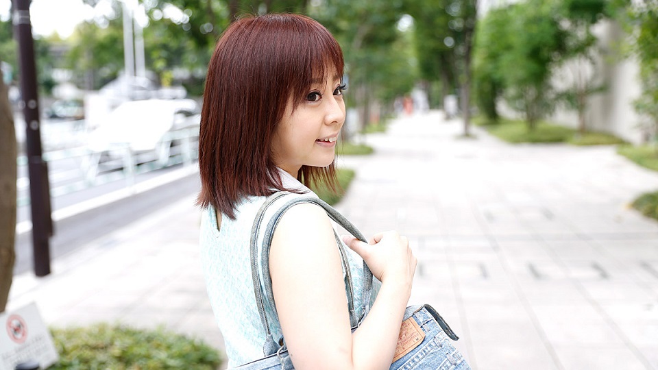 骚货jolene摸着她的巨乳，发出令人销魂的声音