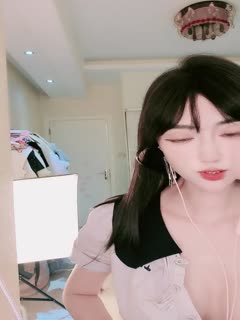 【高清原版】大叔邀请懵懂学妹拍丝袜模特，借机故意掀开衣服摸她小咪咪，调戏她奶子小B没毛毛！全程清晰对话尽显猥琐挑逗！