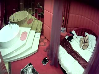 台灣極品乳神極薄呈現浴室濕身居家性感襯衫誘惑