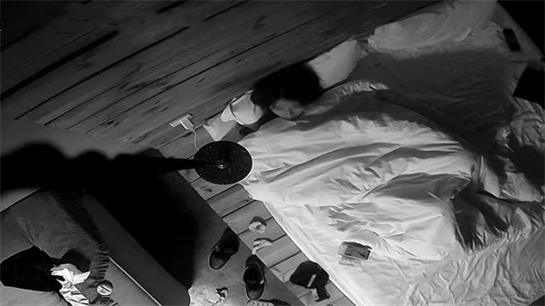 大神潜入商场女厕近距离高清偷拍3位美女 张着小口的美鲍鱼