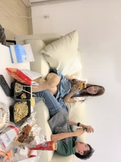 反差婊的极致诱惑，身材真好，蕾丝粉内裤