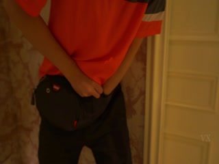 日本辣妈与闺蜜 为了赚奶粉钱出卖身体 双飞服务金主大屌 爆汁美乳一边做爱一边喷奶！