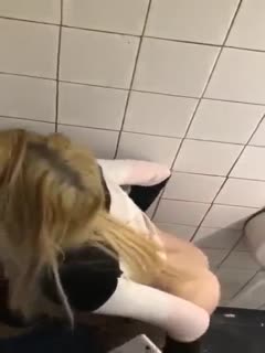 小姨子幻想姐夫玩自慰被逮现行按倒爆操禁忌内射灌满骚穴