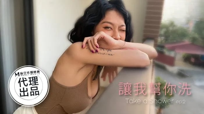 粉B女友就是那么骚，还喜欢被夹奶头