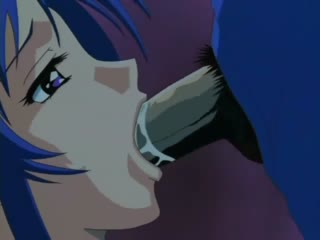 綠帽和女友深夜潛入哥哥嫂嫂房間，抓住哥哥的肉棒就吃起來，嫂嫂還在旁邊