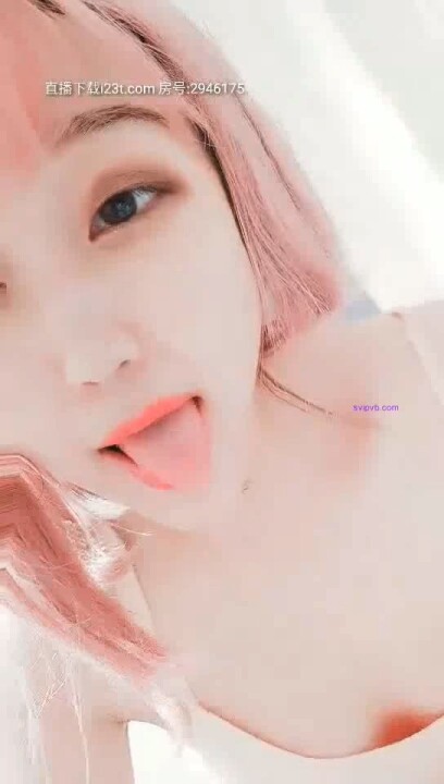 拉娜和她的继子享受美味的性爱