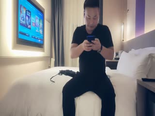 吃我的屁股 热情的亚洲人喜欢被宠坏