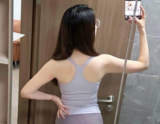 海角社区.射精的时候让姐姐张开嘴射在了姐姐的嘴里