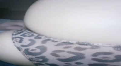 海角社区.醉酒的小姨子被偷奸长裙蜜臀美穴后入抽插湿漉漉的小穴又爽又晕内射精液后逃跑